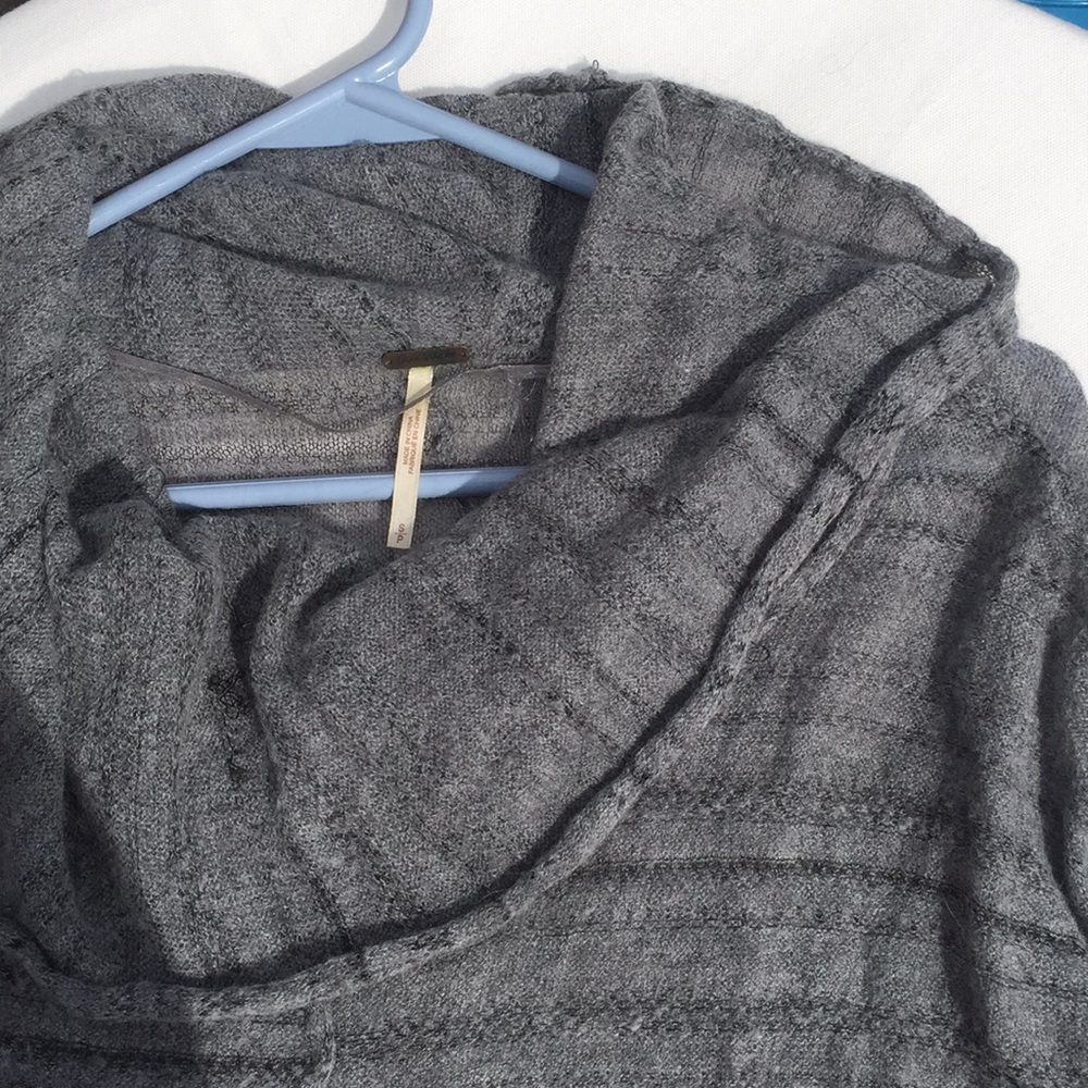 Free People oversized poncho sweater - Picture 5 of 5